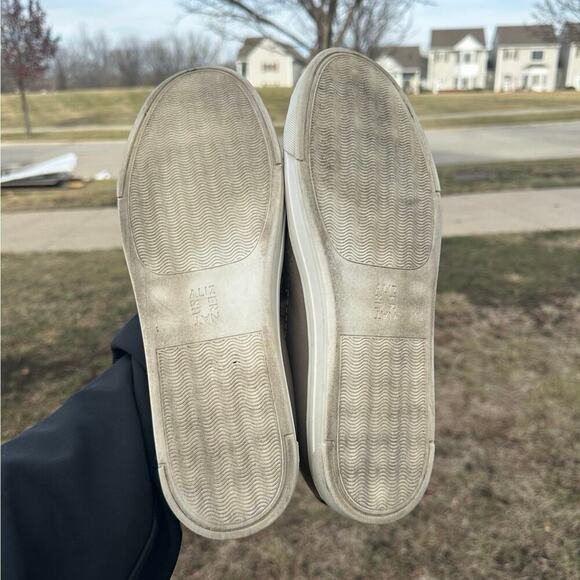 Naturalizer Women’s Brogan Stretch Slip-On Sneakers Size 11 Taupe - Picture 9 of 12